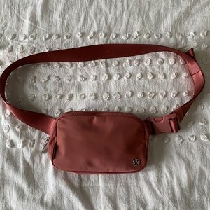 Lululemon Everywhere Belt Bag- Brier Rose